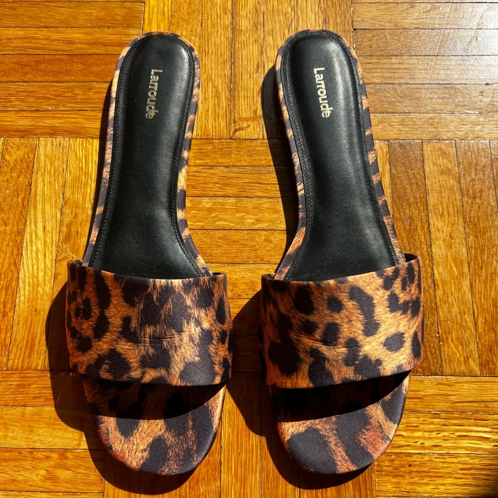 Larroudé Cheetah Flats size 11- summer flat